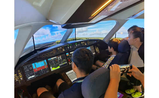 中小学航空创新实验室：基于飞行模拟器的STEAM教育与科技实践方案